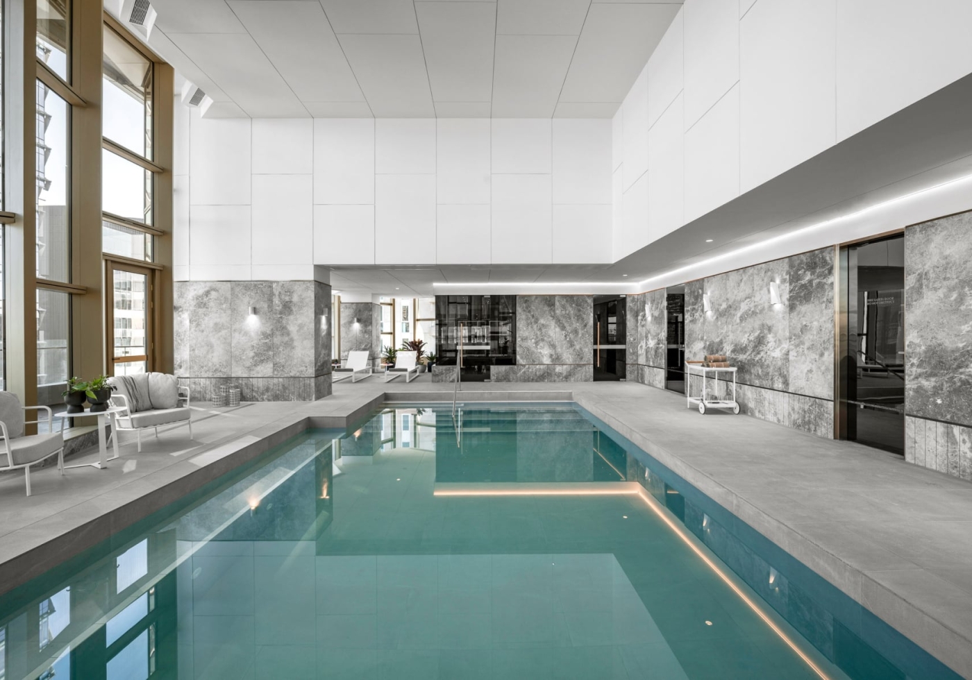 A 25m lap pool with sauna